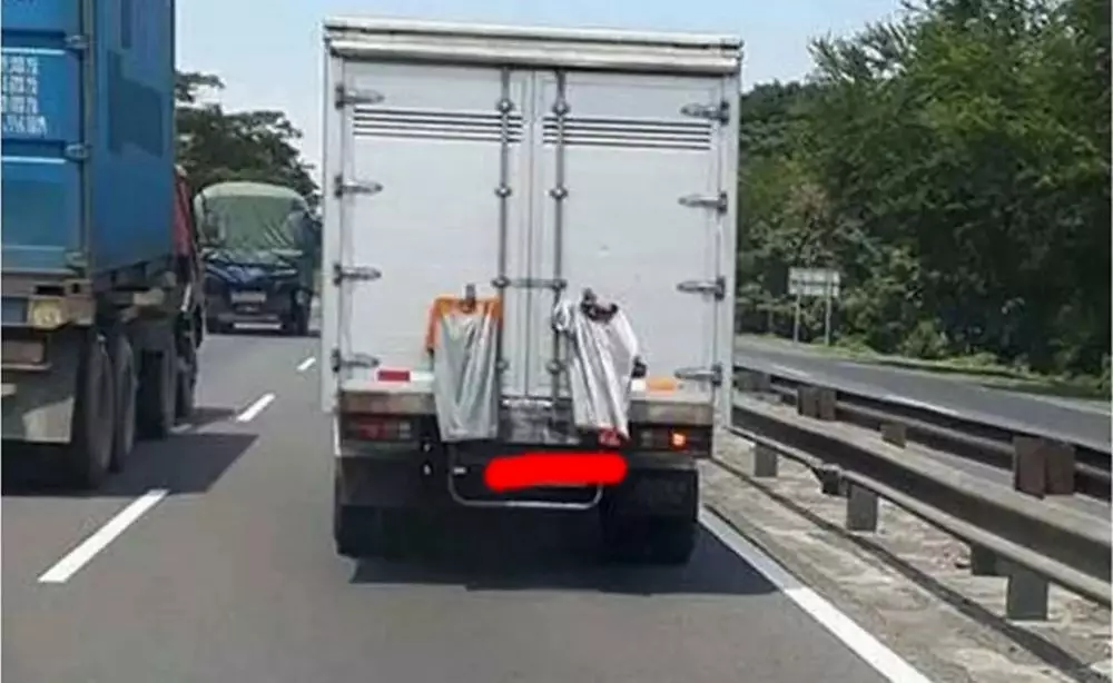 potret mobil jadi jemuran © berbagai sumber potret mobil jadi jemuran © berbagai sumber