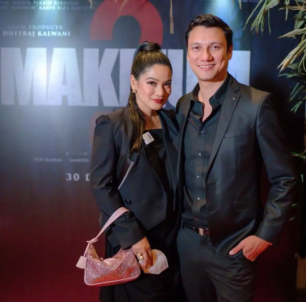 kemesraan titi kamal dan christian sugino dari pacaran © berbagai sumber