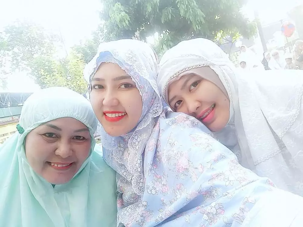 kedekatan Via Vallen dan ibu © Instagram kedekatan Via Vallen dan ibu © Instagram