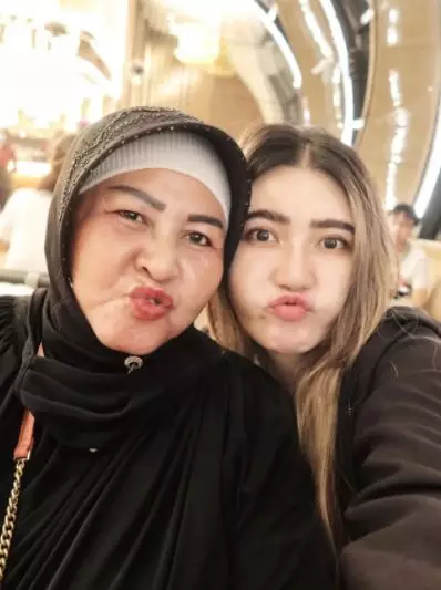 kedekatan Via Vallen dan ibu © Instagram kedekatan Via Vallen dan ibu © Instagram