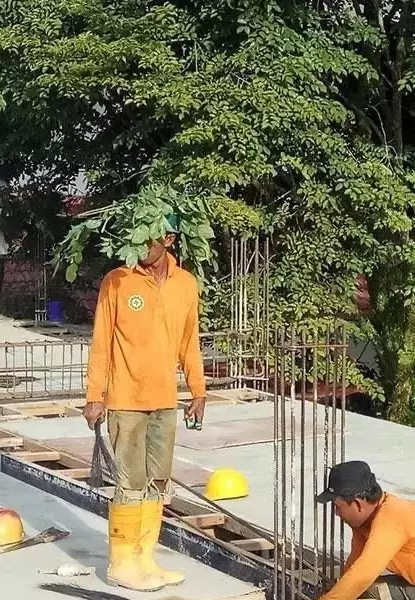 momen ini tunjukkan susahnya jadi tukang bangunan © Twitter