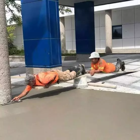 momen ini tunjukkan susahnya jadi tukang bangunan © Twitter