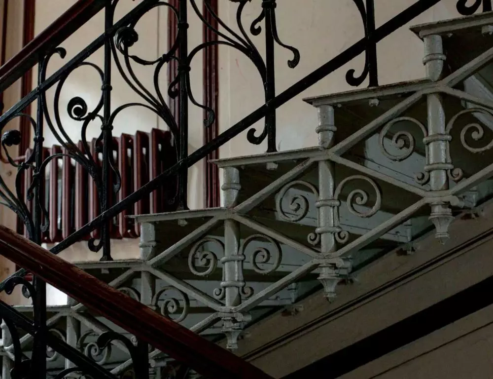 Arti naik tangga © 2022 brilio.net