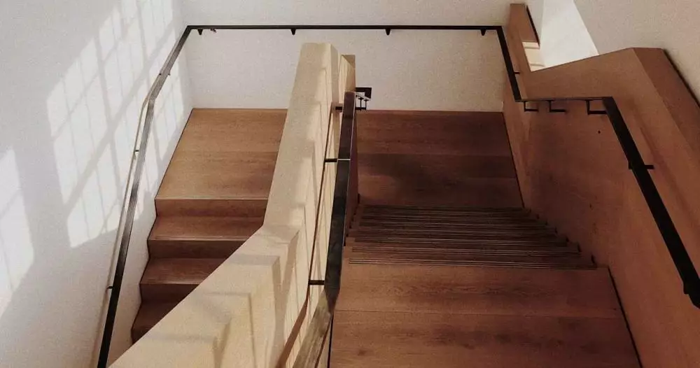 Arti naik tangga © 2022 brilio.net