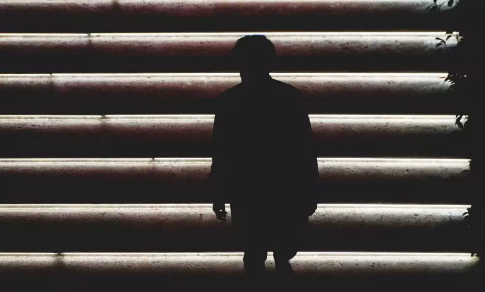 Arti naik tangga © 2022 brilio.net