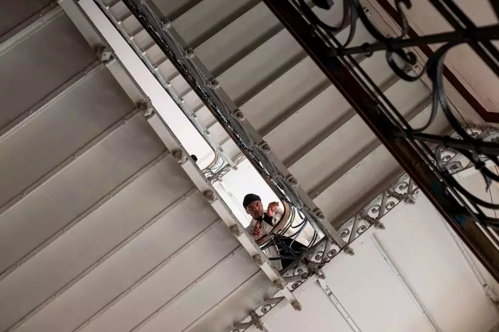 Arti naik tangga © 2022 brilio.net