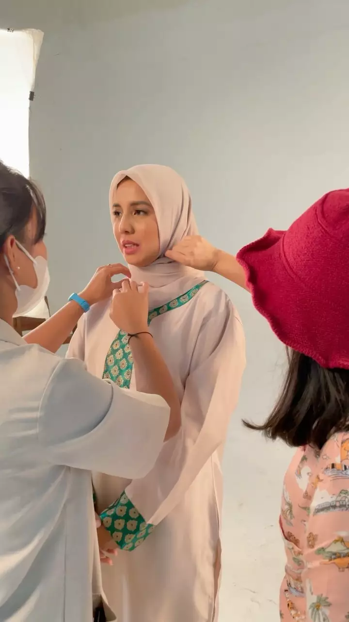 penampilan baru Tya Ariestya banjir pujian Instagram penampilan baru Tya Ariestya banjir pujian Instagram