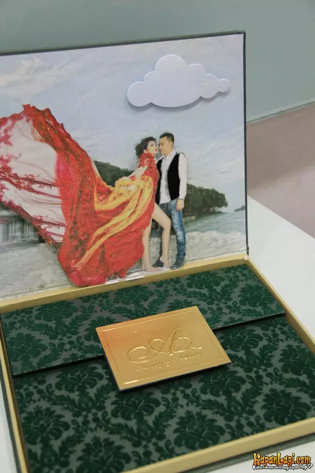 potret undangan nikah penyanyi © berbagai sumber potret undangan nikah penyanyi © berbagai sumber