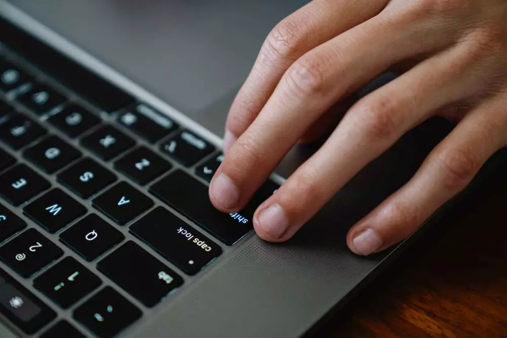 Cara cek laptop bekas © 2022 brilio.net