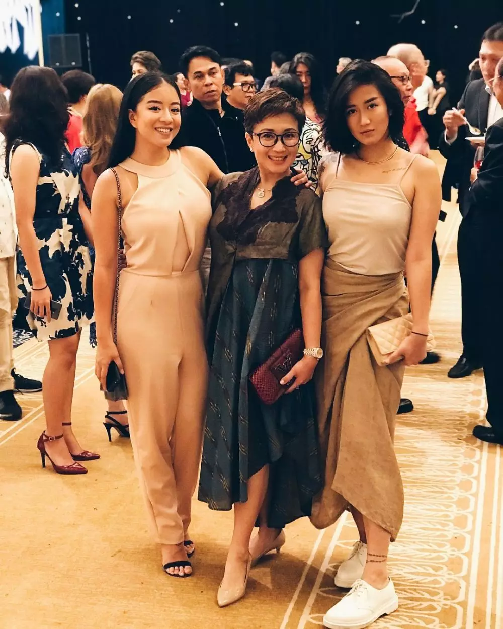 Pesona Chef Renatta saat kondangan © Instagram