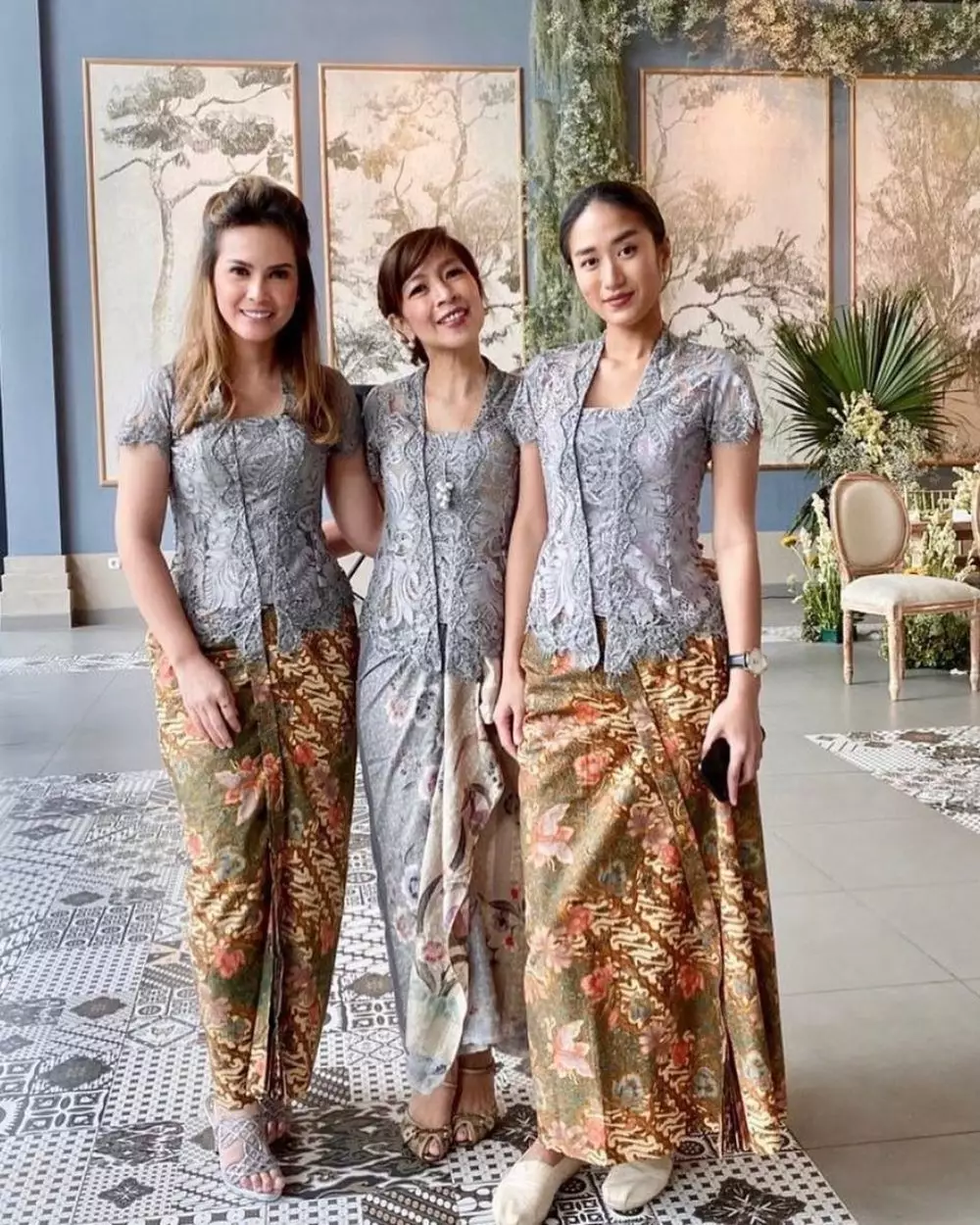 Pesona Chef Renatta saat kondangan © Instagram