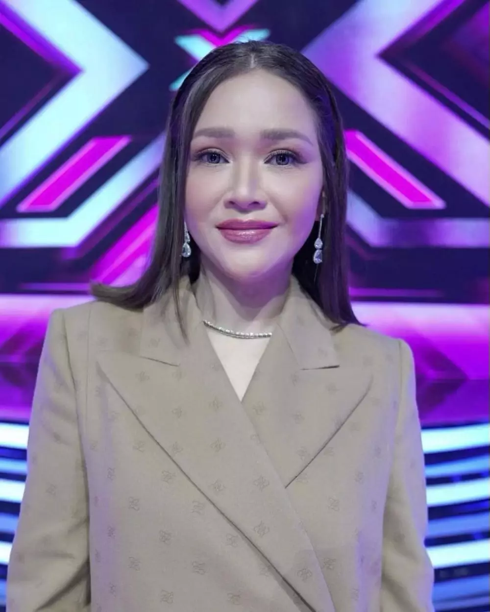 Penampilan Maia Estianty disebut mirip Anya Geraldine © Instagram Penampilan Maia Estianty disebut mirip Anya Geraldine © Instagram