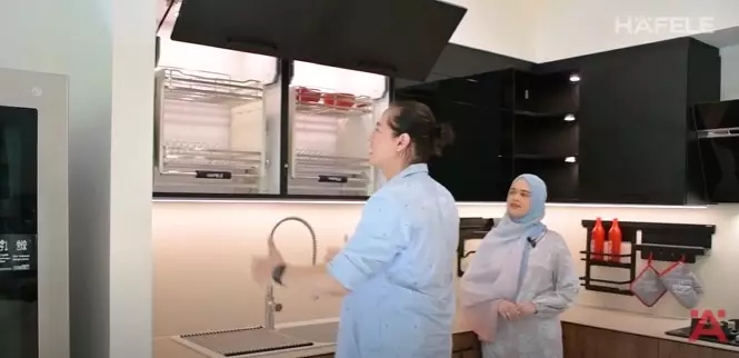 Potret terbaru dapur Cut Meyriska usai ditata ulang © YouTube