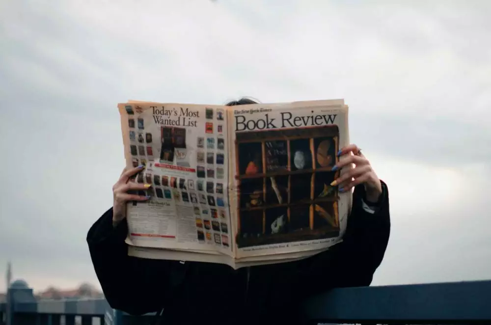 teks review bahasa Inggris © 2022 brilio.net