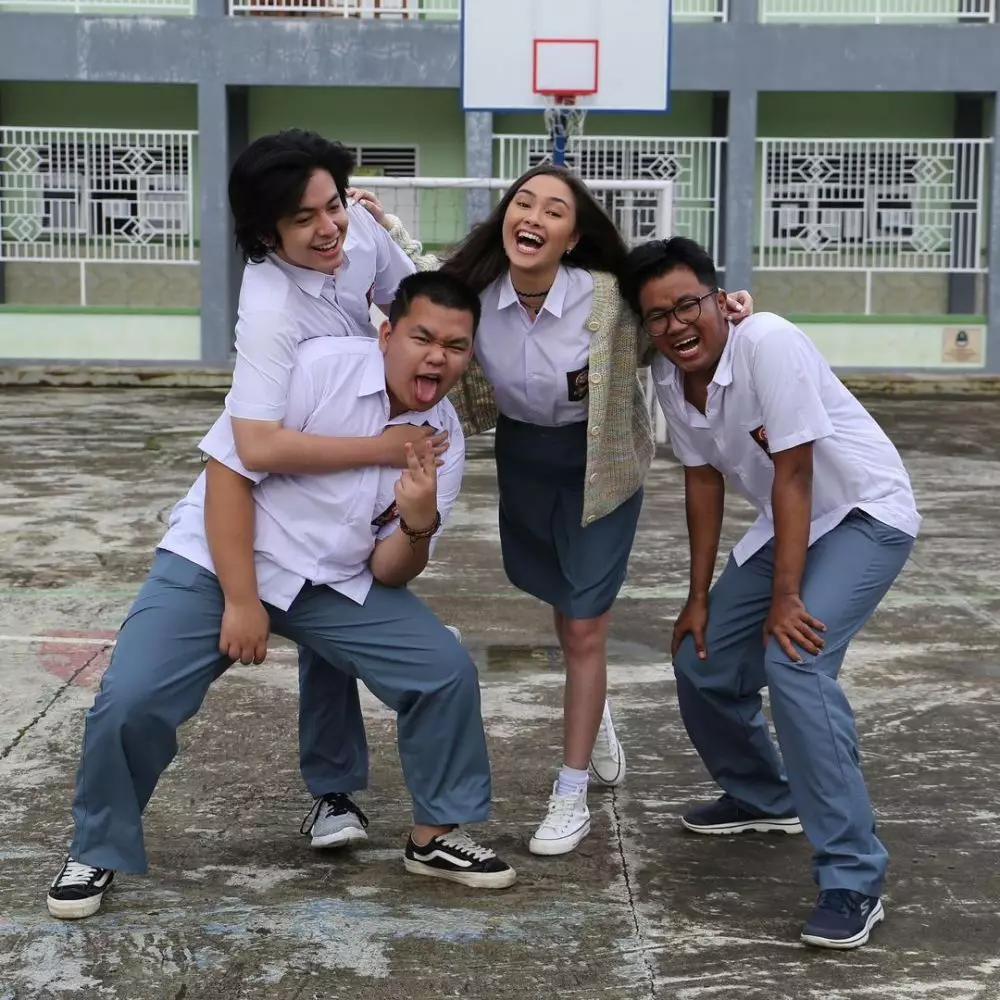 aktris langganan peran anak SMA © 2022 berbagai sumber