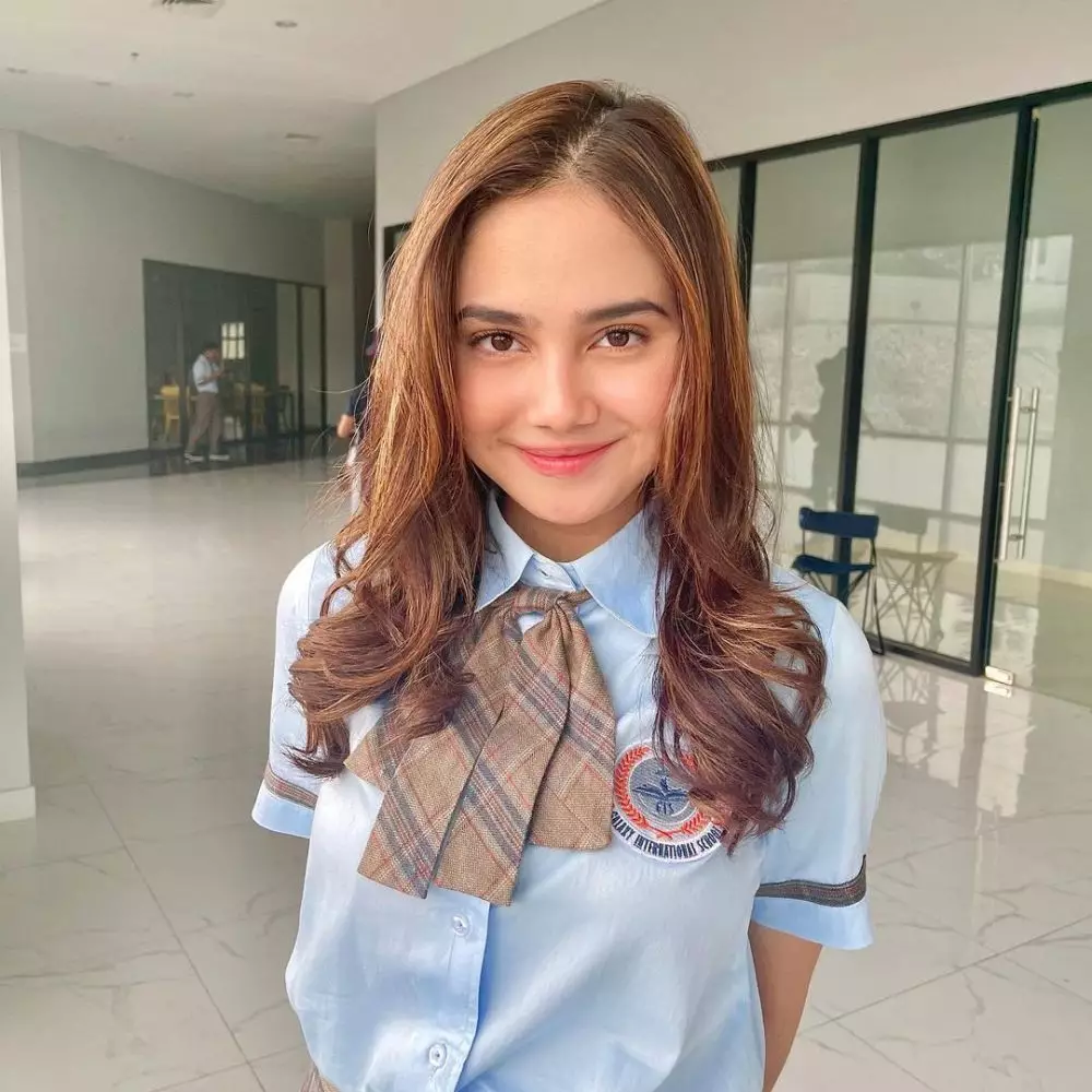 aktris langganan peran anak SMA © 2022 berbagai sumber