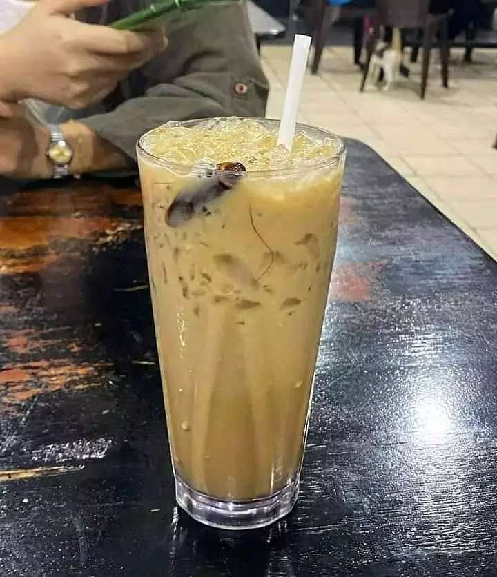 nyaris apes waktu mau makan ngeselin © Instagram nyaris apes waktu mau makan ngeselin © Instagram