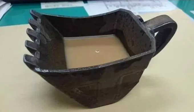 alat makan dari alat bangunan kocak © Instagram