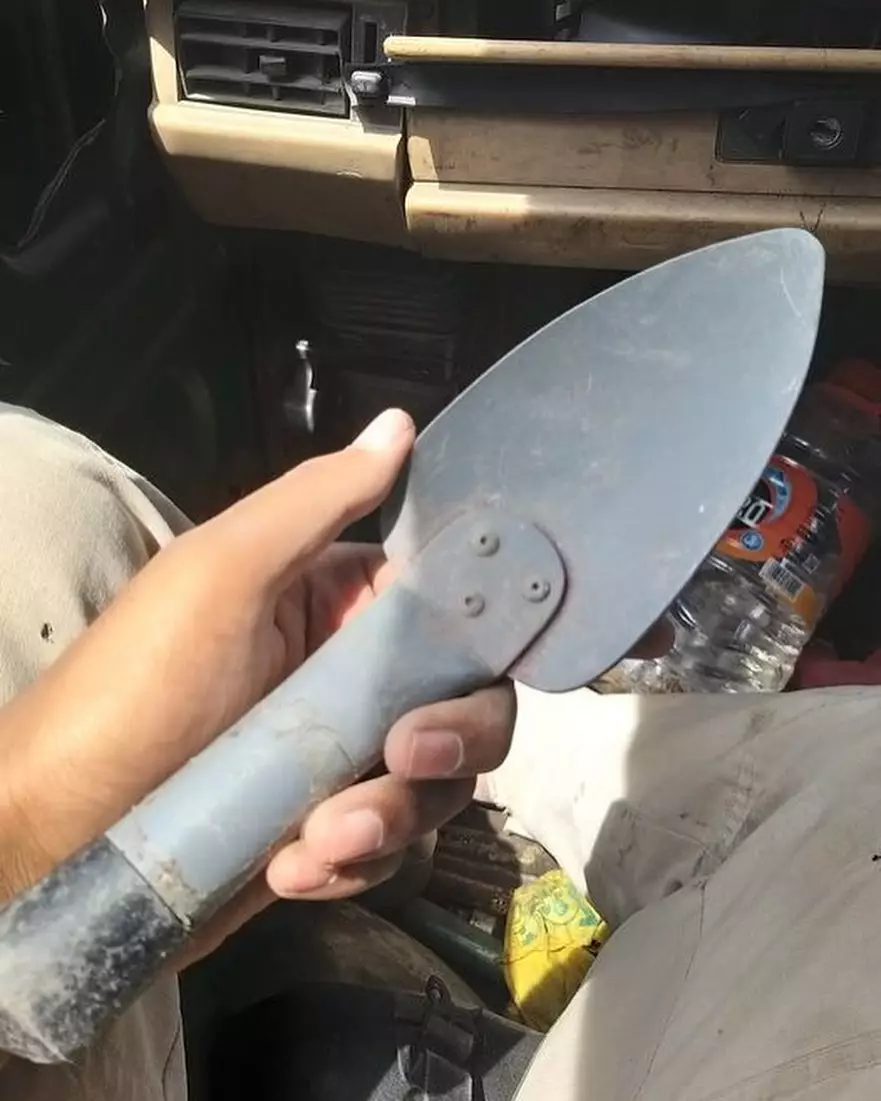 alat makan dari alat bangunan kocak © Instagram