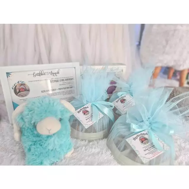 Momen akikah 9 anak penyanyi Instagram