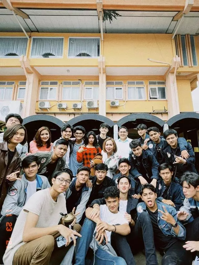 perpisahan pemain Dari Jendela SMP Berbagai sumber perpisahan pemain Dari Jendela SMP Berbagai sumber