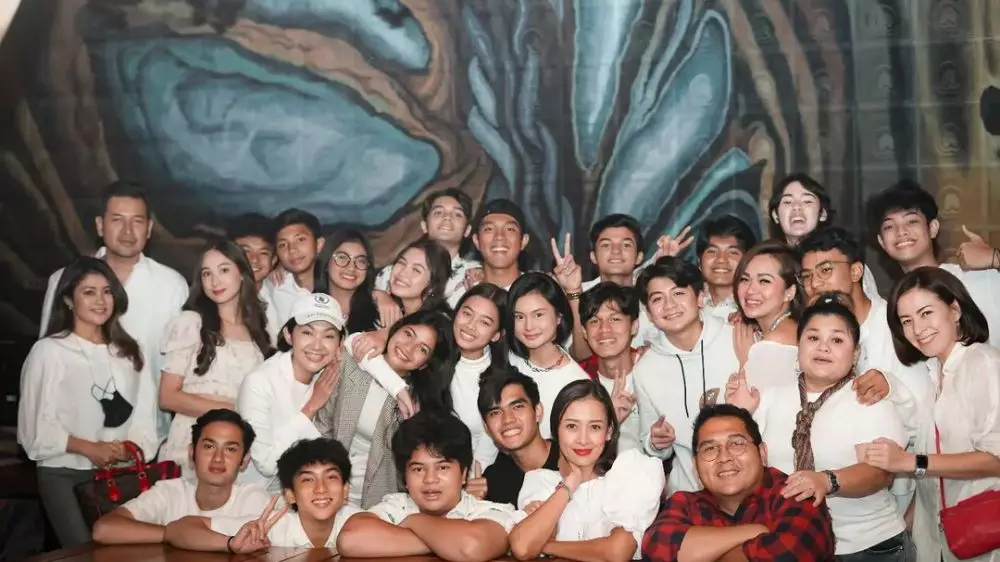 perpisahan pemain Dari Jendela SMP Berbagai sumber perpisahan pemain Dari Jendela SMP Berbagai sumber