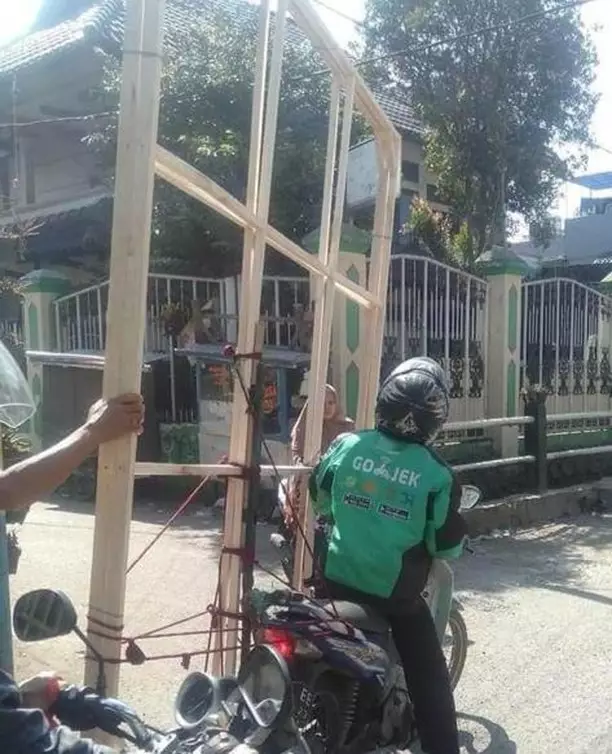 bawaan driver ojek online besar banget © Instagram bawaan driver ojek online besar banget © Instagram