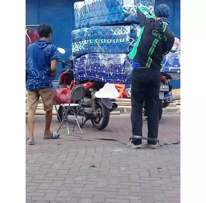 bawaan driver ojek online besar banget © Instagram bawaan driver ojek online besar banget © Instagram