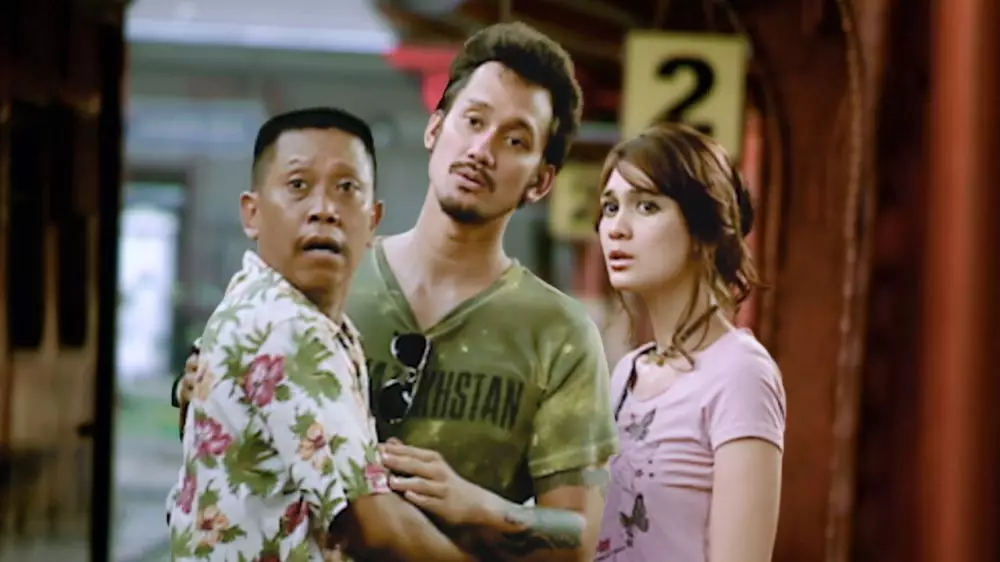 Potret lawas Luna Maya di sinetron dan film Berbagai sumber  Potret lawas Luna Maya di sinetron dan film Berbagai sumber