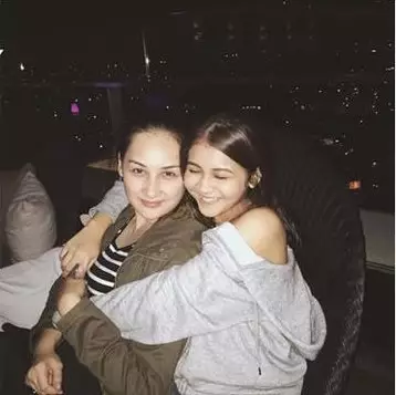 Pasang seleb ini ternyata tante & ponakan Instagram