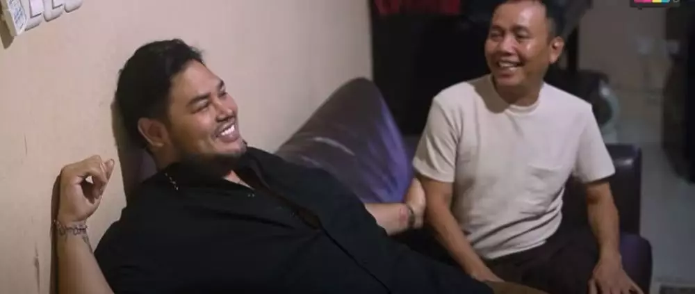 Ivan Gunawan dan keluarga Ayu Ting Ting Berbagai sumber Ivan Gunawan dan keluarga Ayu Ting Ting Berbagai sumber