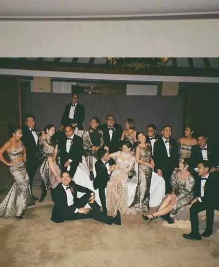 Momen di balik penampilan groomsmen & groms angel Pernikahan Vidi Aldiano Berbagai sumber 