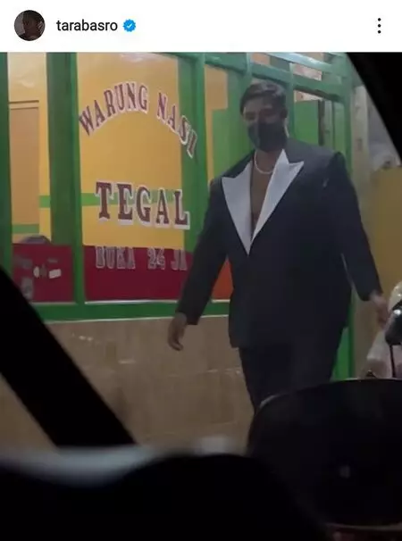 Momen di balik penampilan groomsmen & groms angel Pernikahan Vidi Aldiano Berbagai sumber 