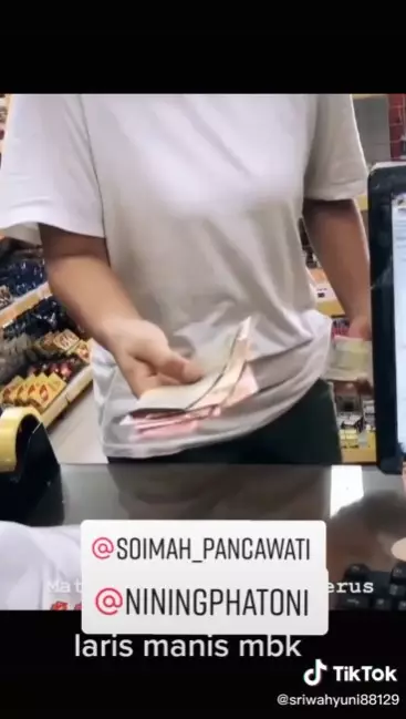 Soimah belanja ke warung © TikTok