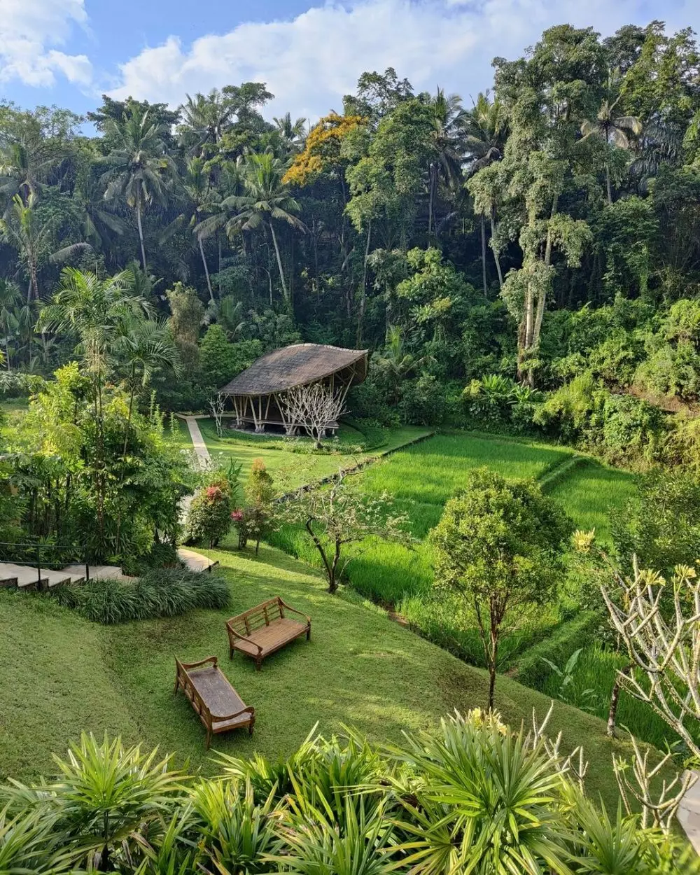 5 Cara cepat hilangkan rasa suntuk kerja ala Isyana & Nicholas Saputra © 5 Cara cepat hilangkan rasa suntuk kerja ala Isyana & Nicholas Saputra ©