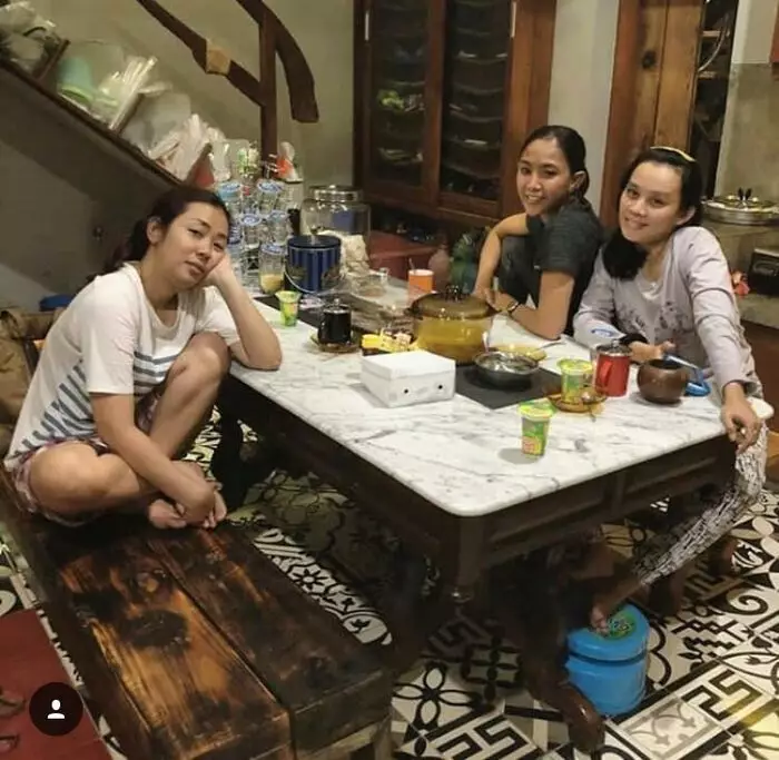 gaya keseharian soimah © berbagai sumber gaya keseharian soimah © berbagai sumber
