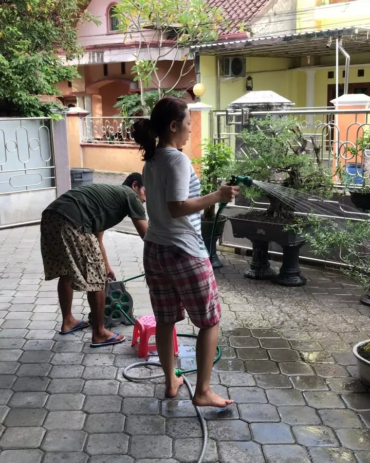 gaya keseharian soimah © berbagai sumber gaya keseharian soimah © berbagai sumber