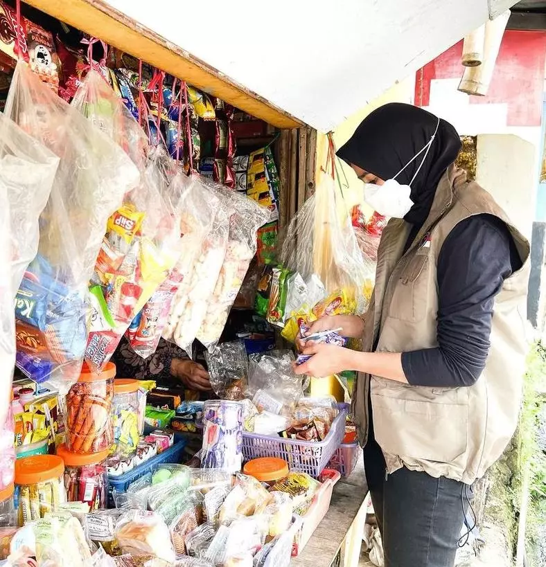 gaya istri pejabat belanja di pasar © instagram