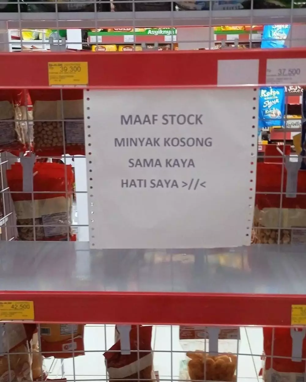 momen berburu minyak goreng © Twitter