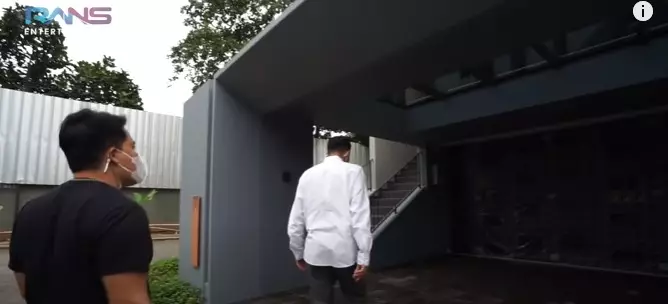 Penampakan rumah baru Merry asisten Raffi Ahmad © YouTube