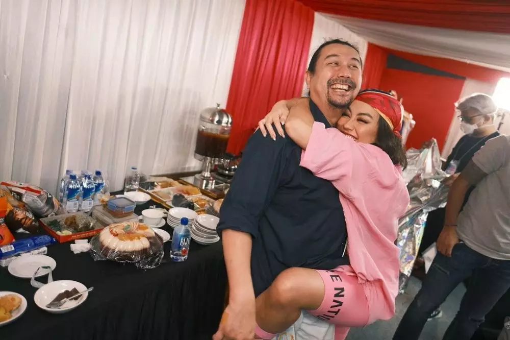 potret kompak Agnez Mo bareng kakak Instagram