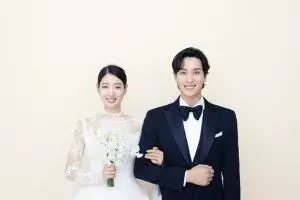 Resmi menikah, ini potret-potret bahagia Park Shin-hye & Choi Tae-joon