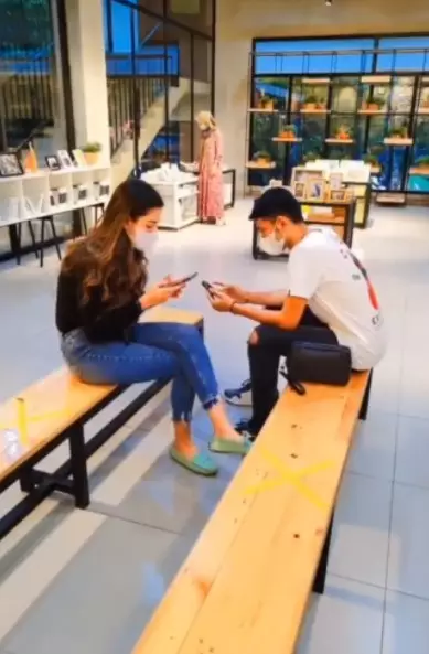 momen mesra Susan Sameh dan Fajar Alfian © berbagai sumber