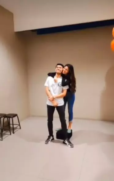 momen mesra Susan Sameh dan Fajar Alfian © berbagai sumber