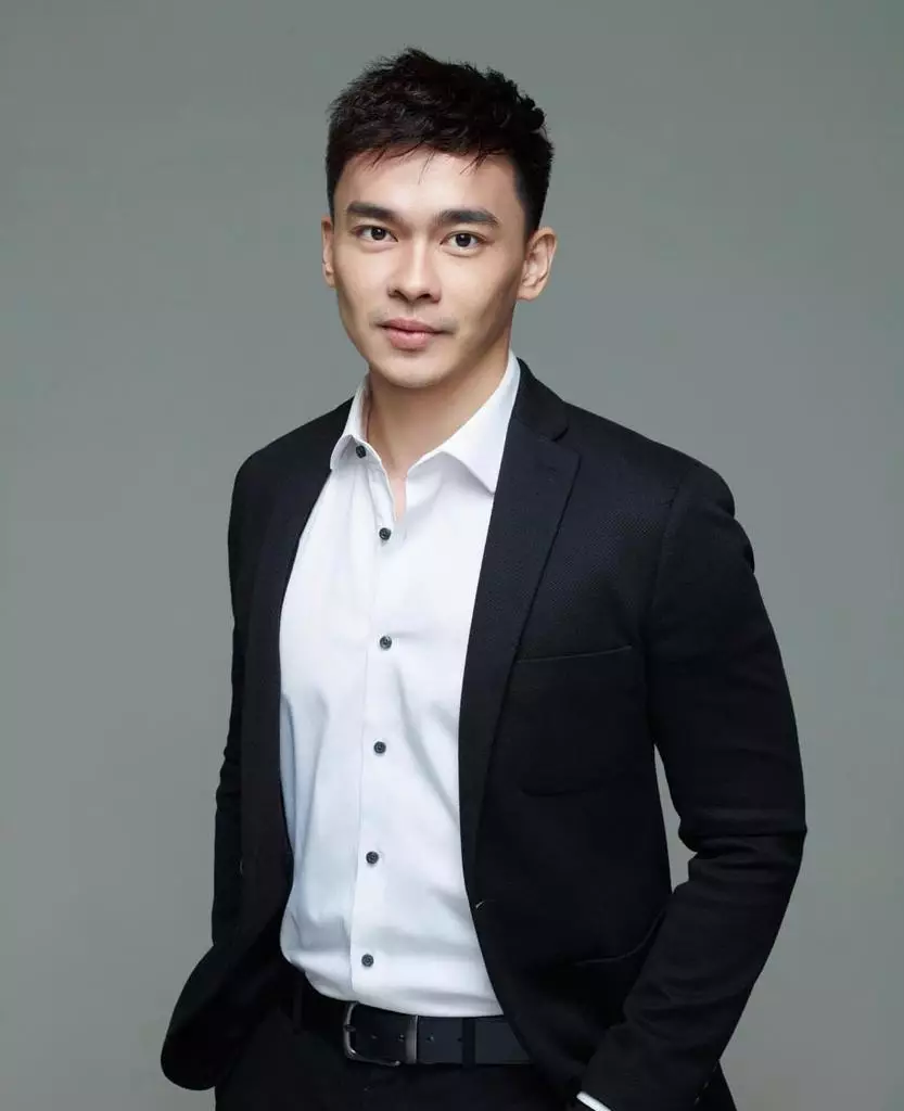 Nama asli dan nama panggung pemain layangan putus © Nama asli dan nama panggung pemain layangan putus ©