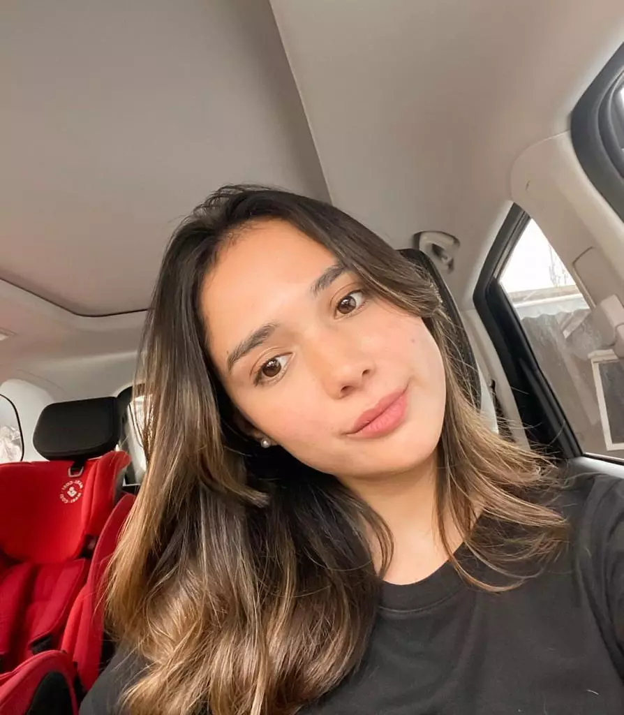 Nama asli dan nama panggung pemain layangan putus © Nama asli dan nama panggung pemain layangan putus ©