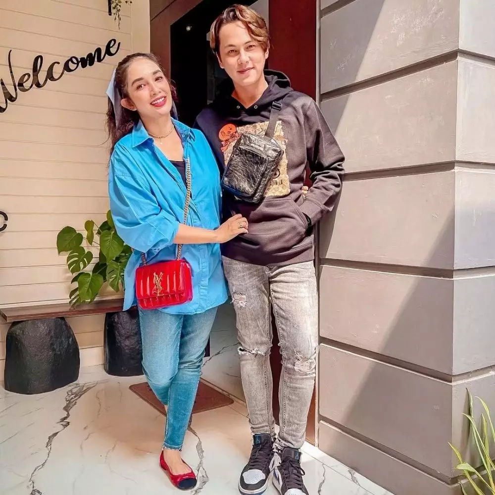 Ussy Andhika pacaran hingga nikah © 2022 berbagai sumber