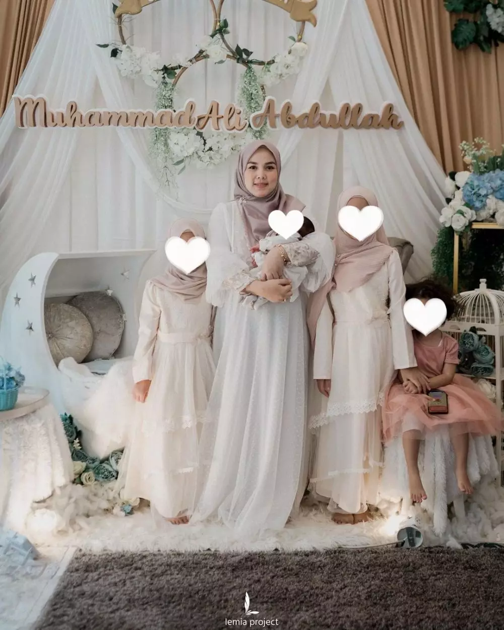 Ratu Annisa akikah anak ke-4 © 2022 berbagai sumber Ratu Annisa akikah anak ke-4 © 2022 berbagai sumber