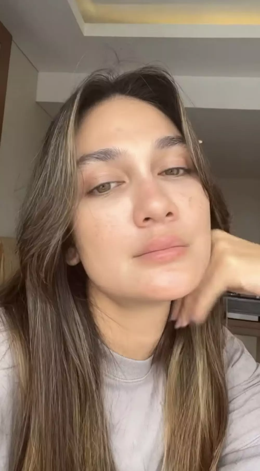 Luna Maya tanpa makeup © Instagram/@lunamaya