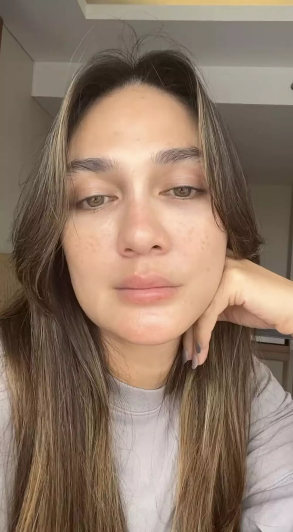 Luna Maya tanpa makeup © Instagram/@lunamaya